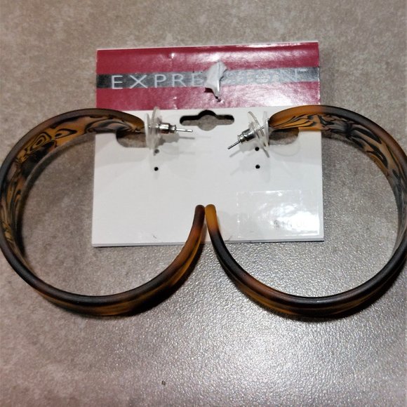 EXPRESSION Women's Brown Matte Finish Hoop Pierced Earrings - Brown - NWT - Picture 1 of 4